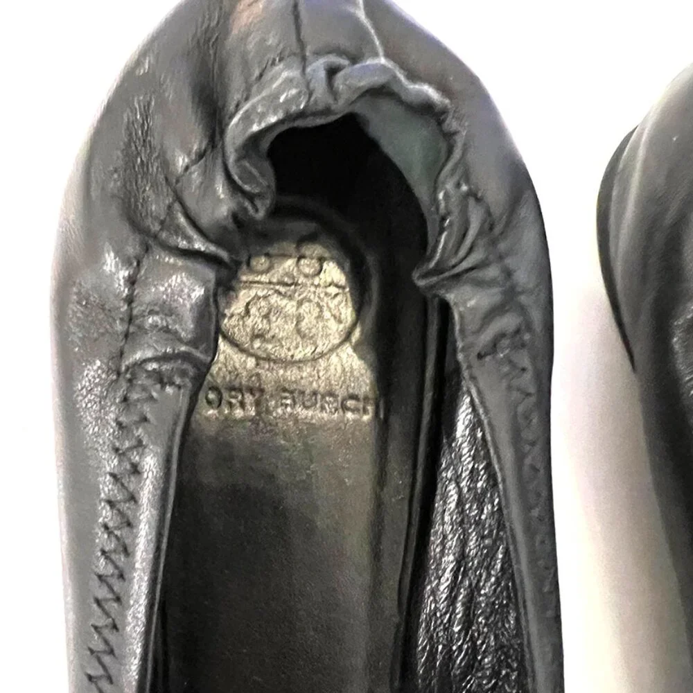 Tory Burch Ballet Flat Black with Gold Logo - size 7 - Picture 2 of 4